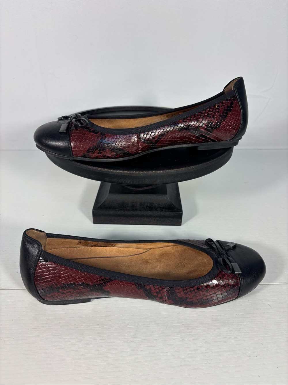Vionic Minna Boa Ballet Flats Burgundy Snake Print Comfort Shoes Size 7.5